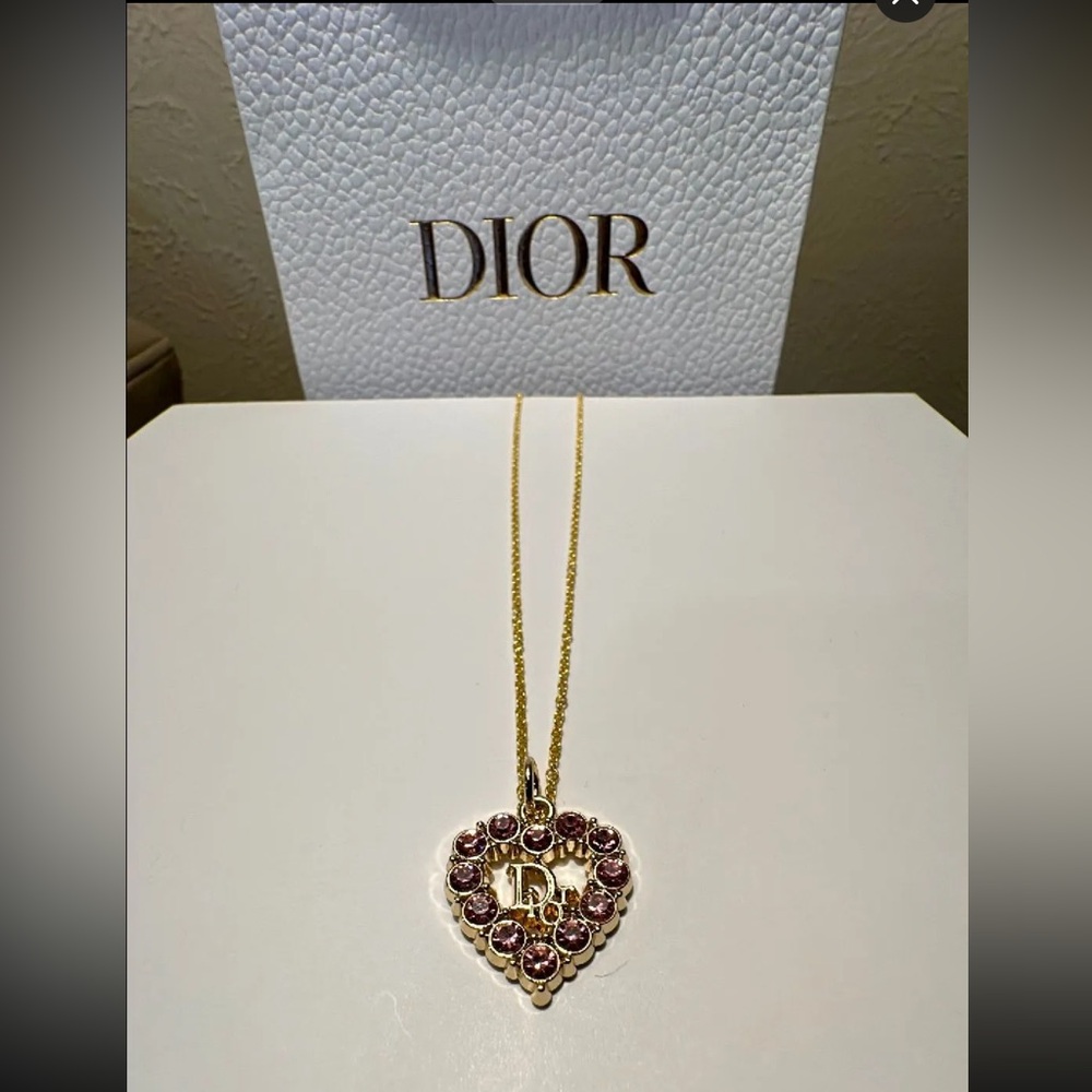 Dior Charm w/unbranded chain